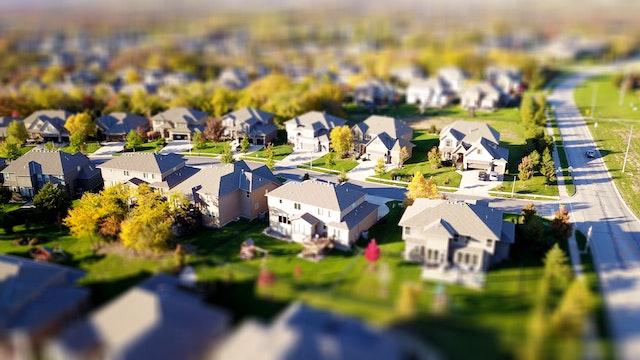 houses in neighborhood